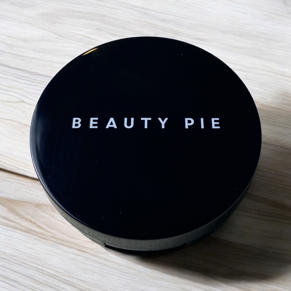Beauty Pie Pro-Strobe Luminizer Highlight Powder